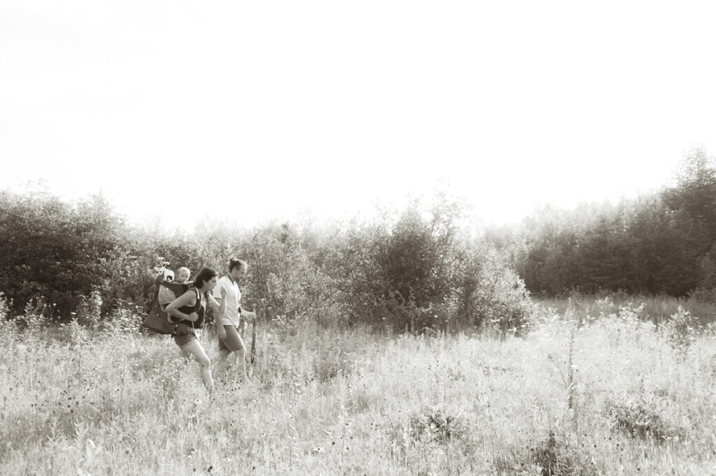 Family in Sudbury field documented by a Sudbury photographer. 