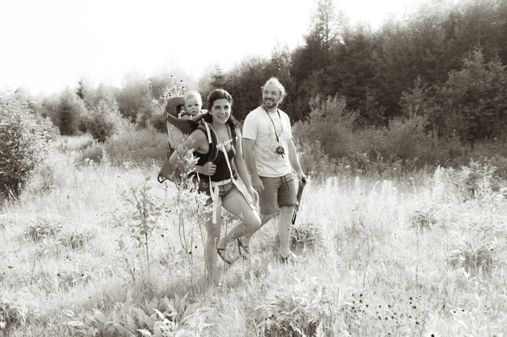 Family in Sudbury field documented by a Sudbury photographer. 